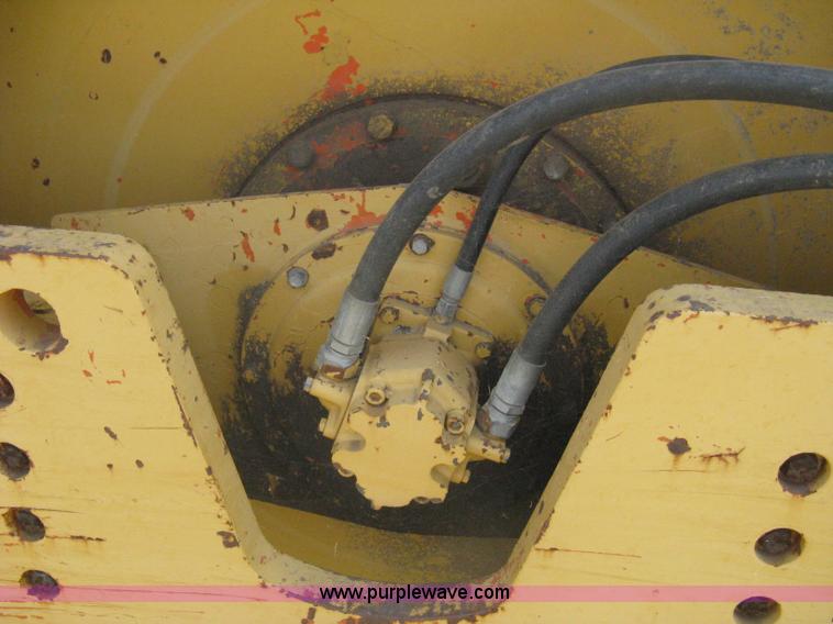 image for item A6399 Bomag BW213PD articulated vibratory pad foot roller