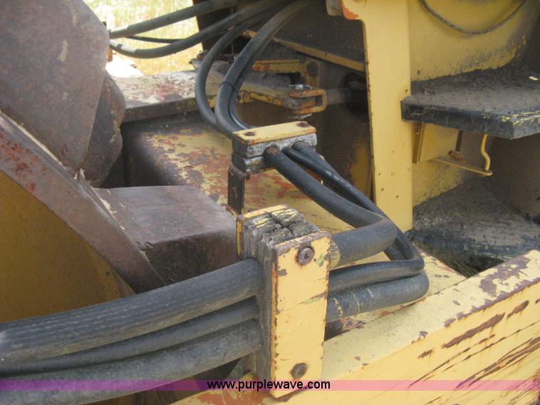 image for item A6399 Bomag BW213PD articulated vibratory pad foot roller