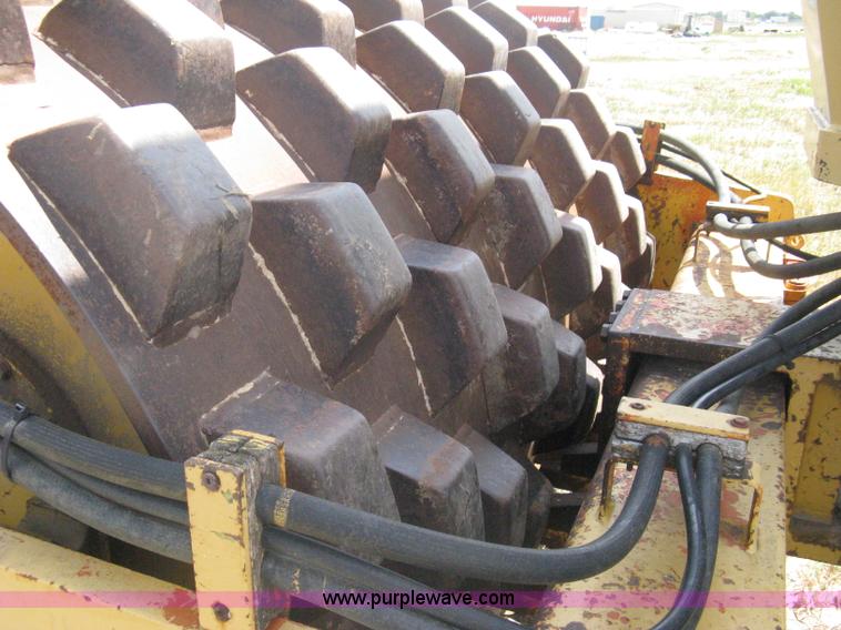 image for item A6399 Bomag BW213PD articulated vibratory pad foot roller