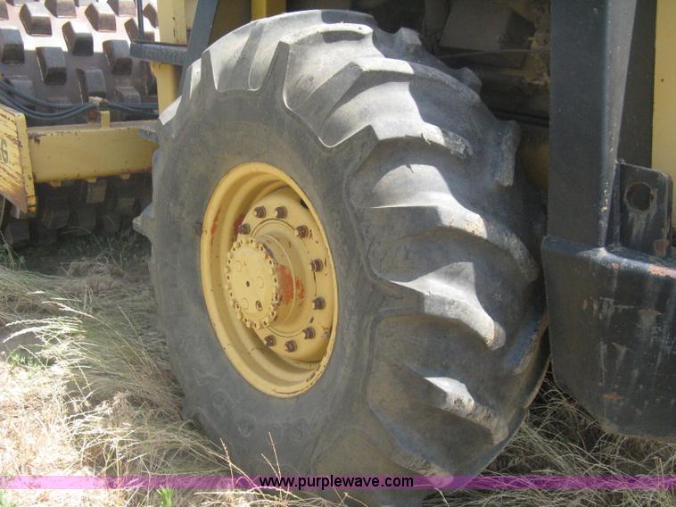 image for item A6399 Bomag BW213PD articulated vibratory pad foot roller