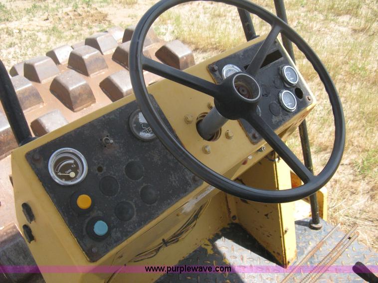 image for item A6399 Bomag BW213PD articulated vibratory pad foot roller