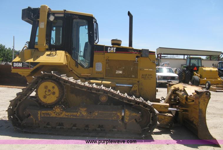 image for item A6404 2001 Caterpillar D6M XL dozer