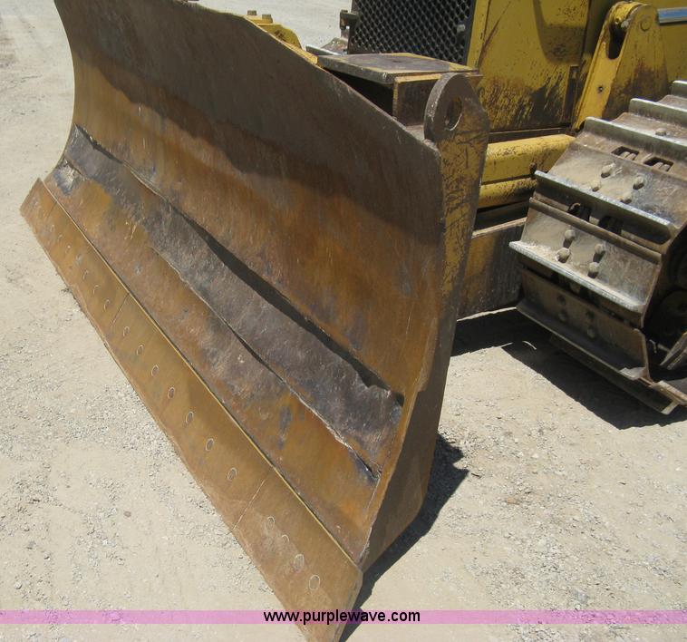 image for item A6404 2001 Caterpillar D6M XL dozer