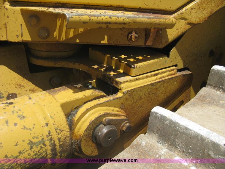 image for item A6404 2001 Caterpillar D6M XL dozer