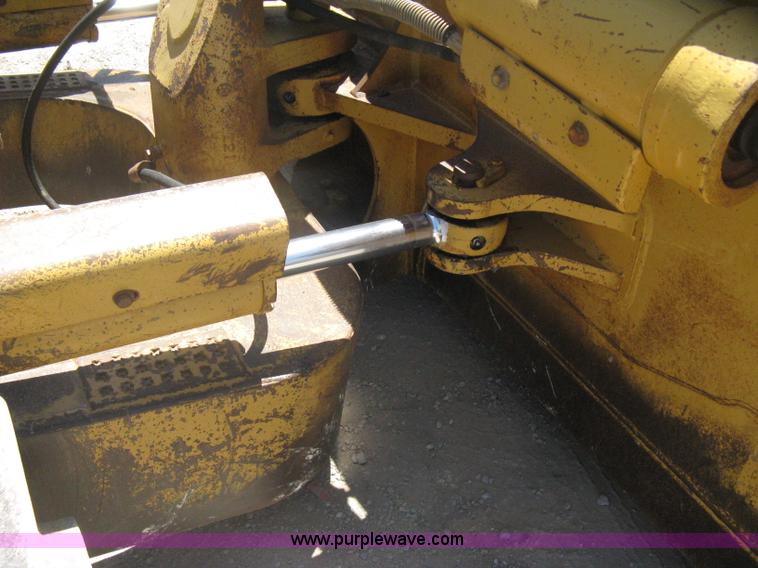 image for item A6404 2001 Caterpillar D6M XL dozer