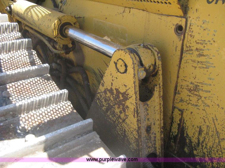 image for item A6404 2001 Caterpillar D6M XL dozer