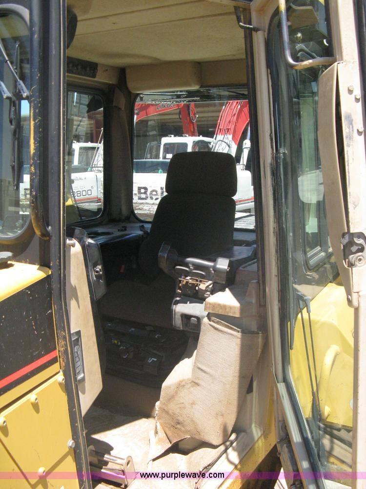 image for item A6404 2001 Caterpillar D6M XL dozer