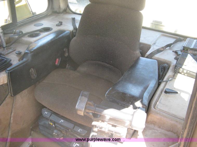 image for item A6404 2001 Caterpillar D6M XL dozer