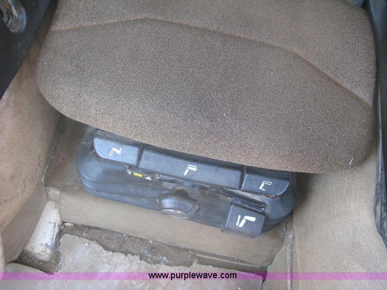 image for item A6404 2001 Caterpillar D6M XL dozer