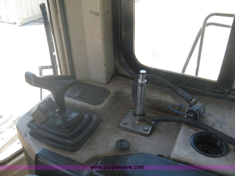 image for item A6404 2001 Caterpillar D6M XL dozer