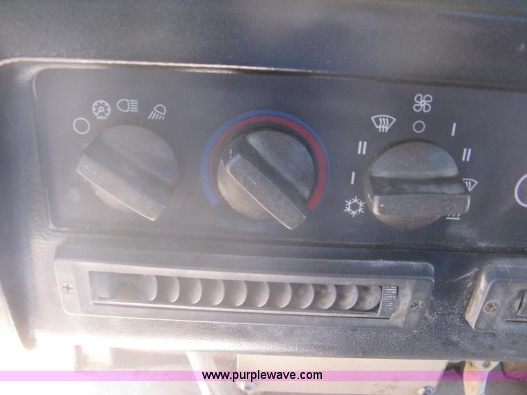 image for item A6404 2001 Caterpillar D6M XL dozer