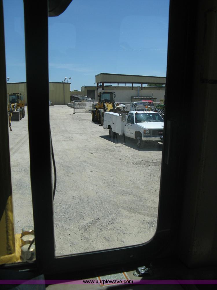 image for item A6404 2001 Caterpillar D6M XL dozer