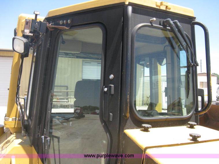 image for item A6404 2001 Caterpillar D6M XL dozer