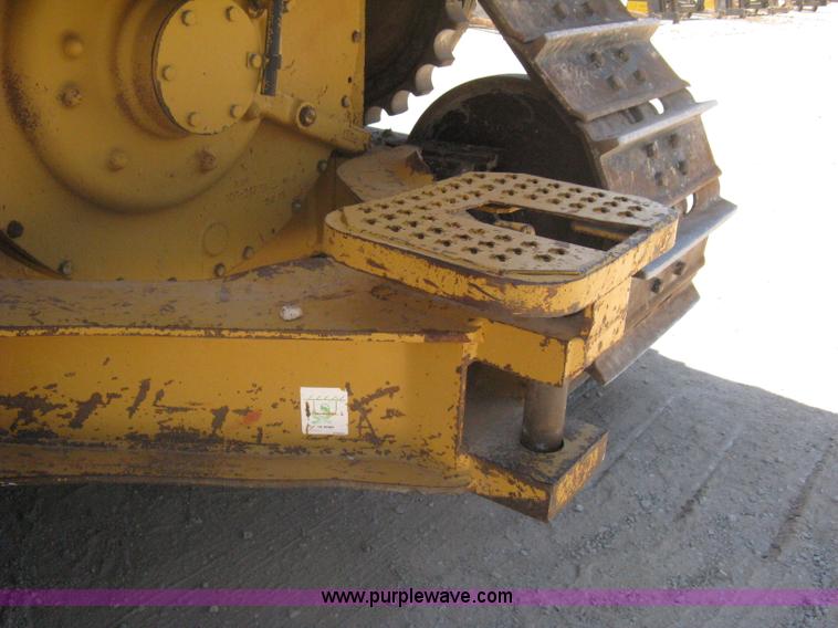 image for item A6404 2001 Caterpillar D6M XL dozer