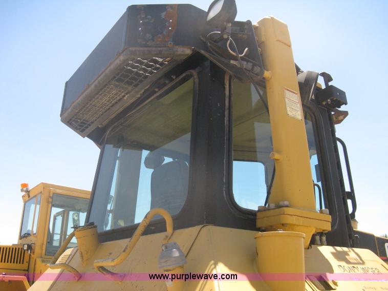 image for item A6404 2001 Caterpillar D6M XL dozer