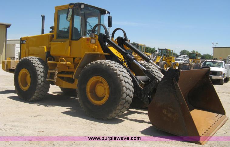 image for item A6405 1993 Volvo L120 wheel loader