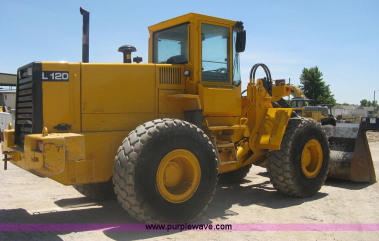 image for item A6405 1993 Volvo L120 wheel loader