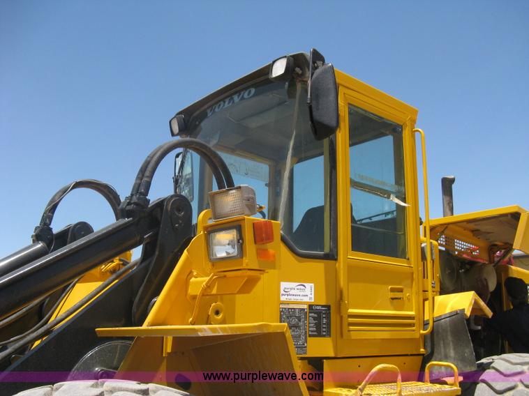 image for item A6405 1993 Volvo L120 wheel loader