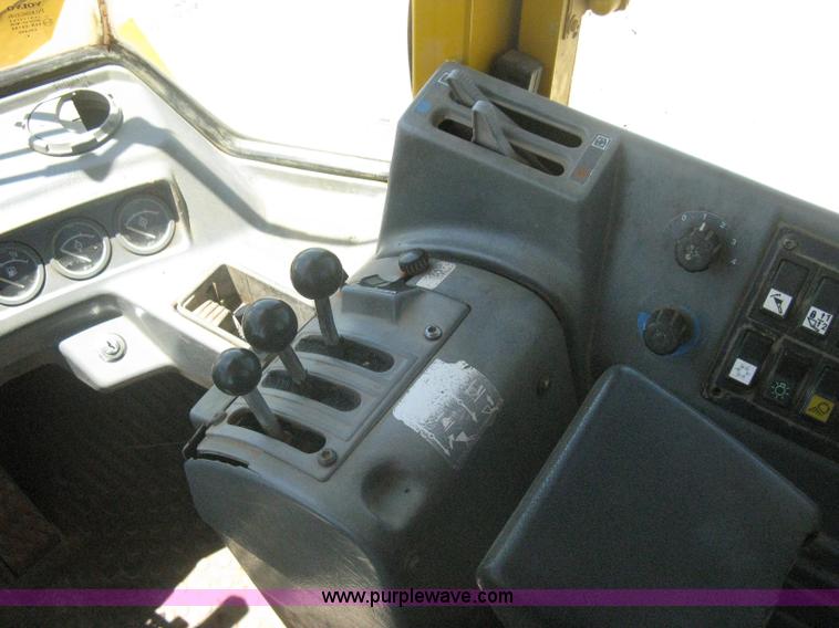 image for item A6405 1993 Volvo L120 wheel loader
