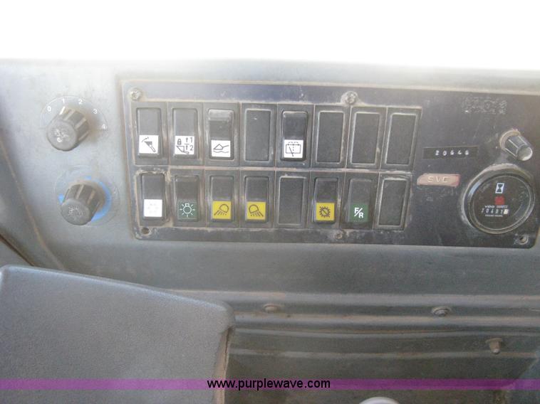 image for item A6405 1993 Volvo L120 wheel loader