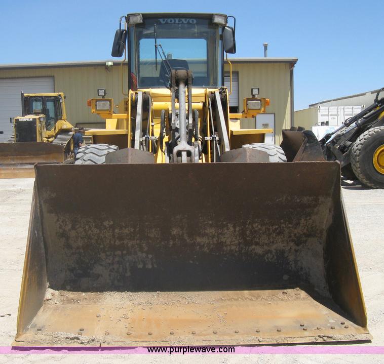 image for item A6407 1996 Volvo BM L90C wheel loader