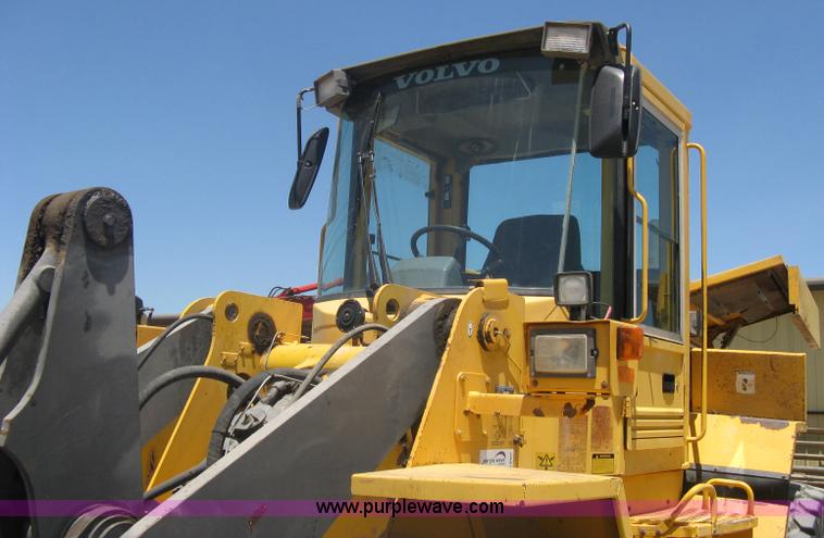 image for item A6407 1996 Volvo BM L90C wheel loader