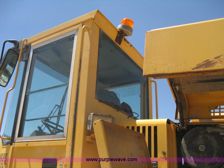image for item A6407 1996 Volvo BM L90C wheel loader
