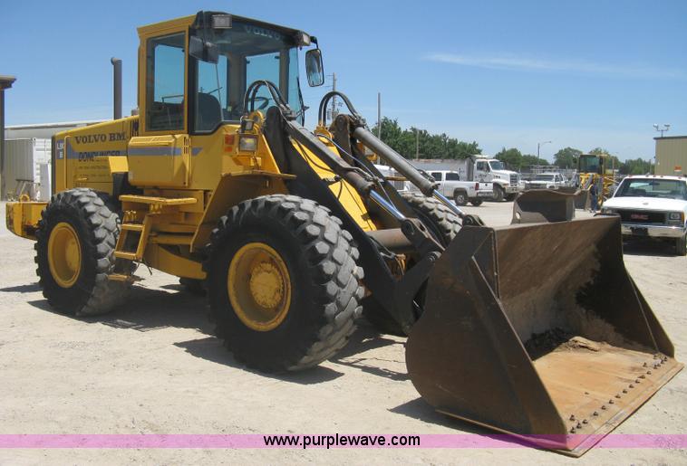 image for item A6408 1994 Volvo BM L90B wheel loader