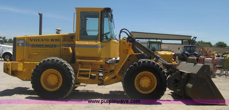 image for item A6408 1994 Volvo BM L90B wheel loader