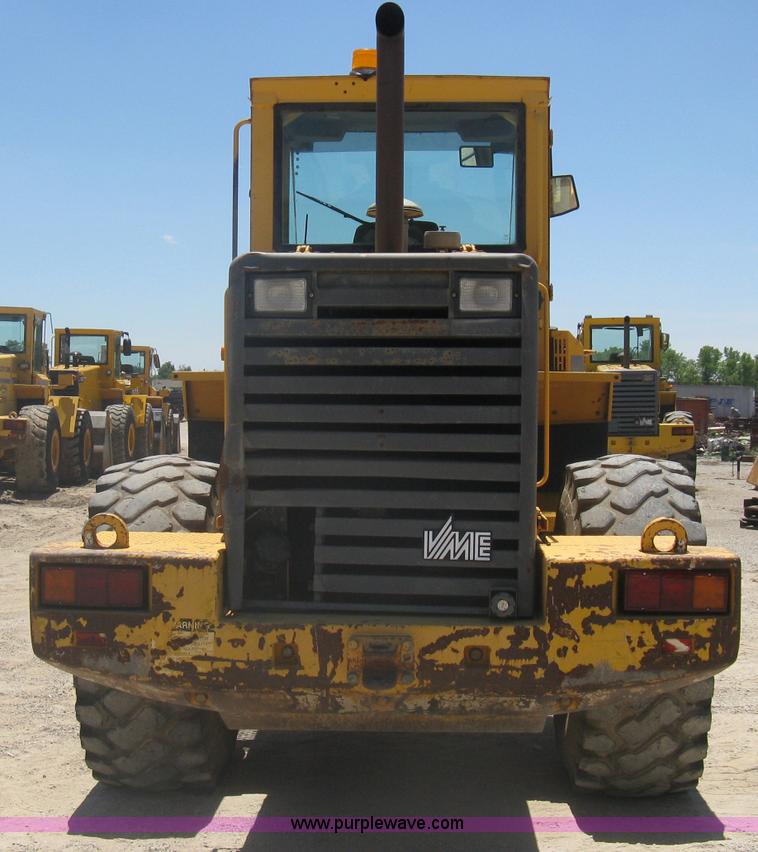 image for item A6408 1994 Volvo BM L90B wheel loader