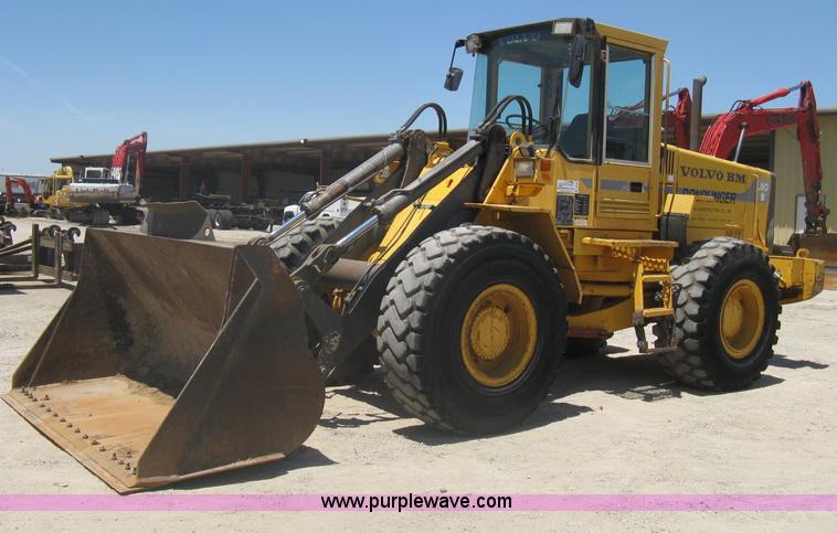 image for item A6408 1994 Volvo BM L90B wheel loader