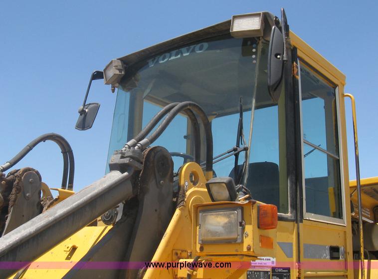 image for item A6408 1994 Volvo BM L90B wheel loader