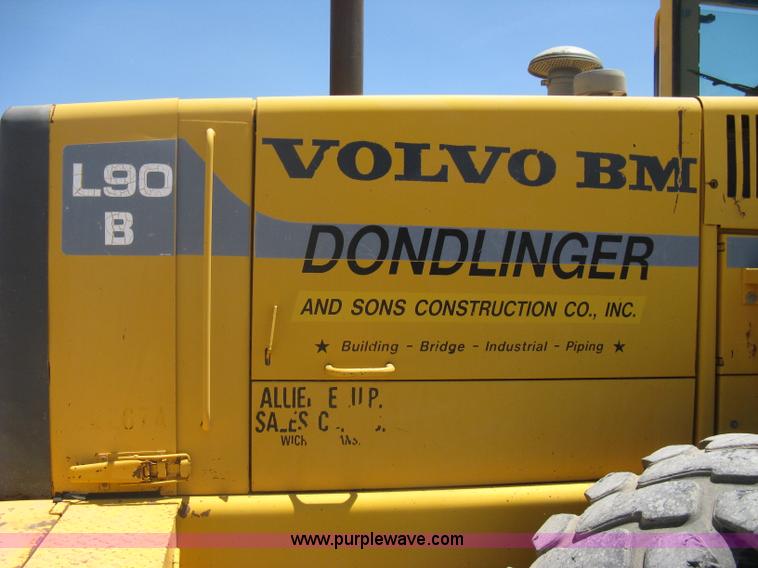 image for item A6408 1994 Volvo BM L90B wheel loader
