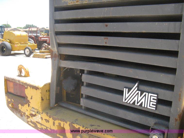 image for item A6408 1994 Volvo BM L90B wheel loader