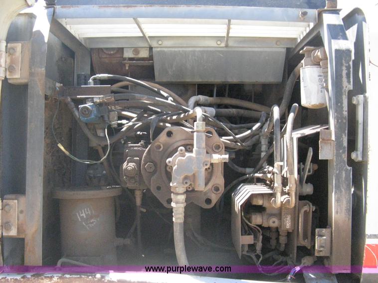 image for item A6409 1996 Link-Belt  2800 Quantum excavator