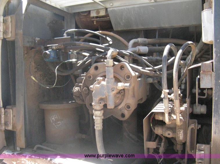 image for item A6409 1996 Link-Belt  2800 Quantum excavator