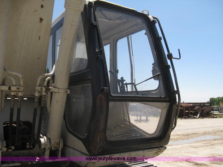 image for item A6409 1996 Link-Belt  2800 Quantum excavator