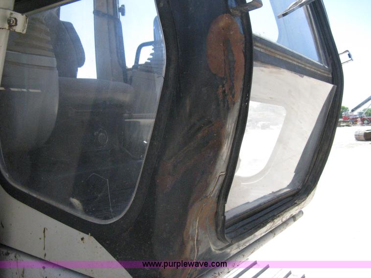 image for item A6409 1996 Link-Belt  2800 Quantum excavator