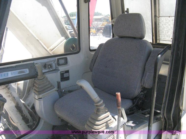 image for item A6409 1996 Link-Belt  2800 Quantum excavator