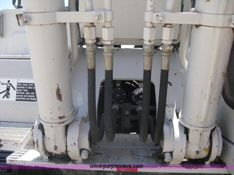 image for item A6410 2000 Link-Belt  3400 Quantum excavator