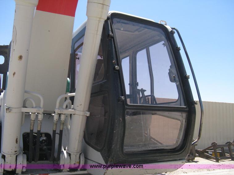 image for item A6410 2000 Link-Belt  3400 Quantum excavator