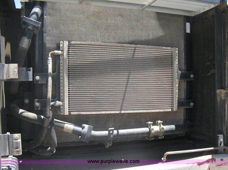 image for item A6410 2000 Link-Belt  3400 Quantum excavator