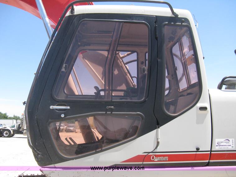 image for item A6410 2000 Link-Belt  3400 Quantum excavator