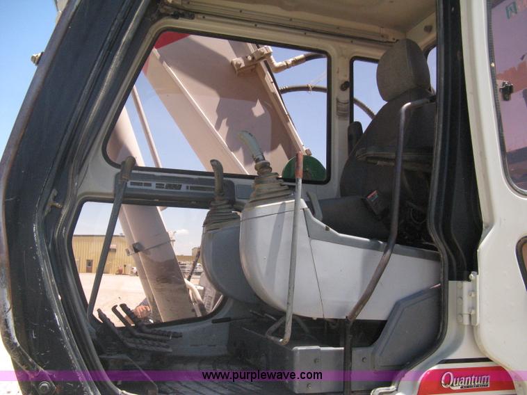 image for item A6410 2000 Link-Belt  3400 Quantum excavator