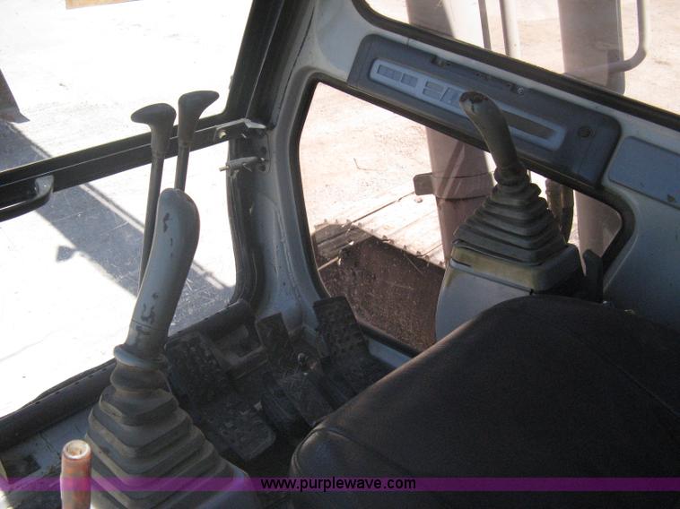 image for item A6410 2000 Link-Belt  3400 Quantum excavator