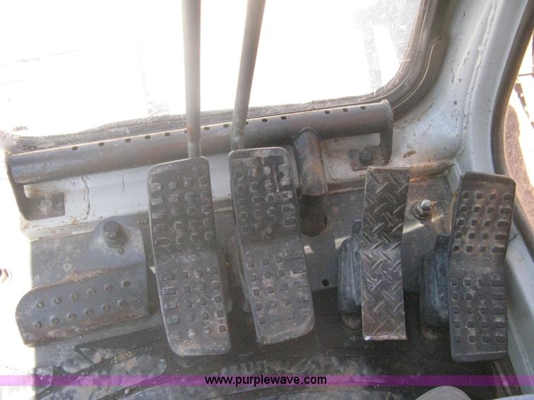 image for item A6410 2000 Link-Belt  3400 Quantum excavator