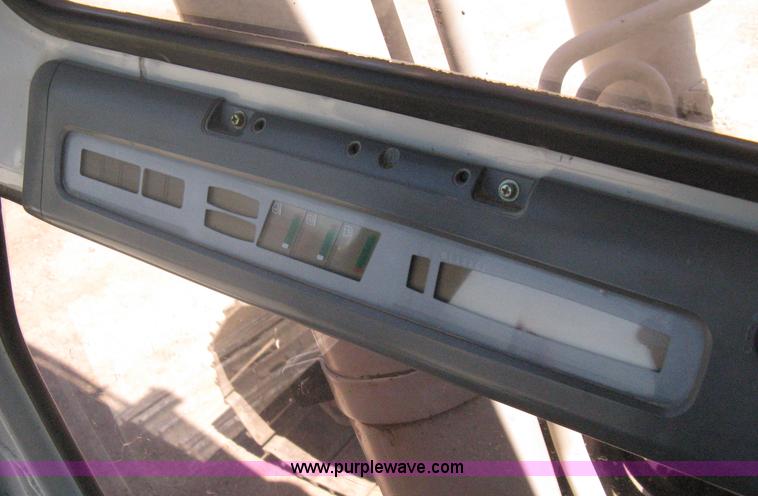 image for item A6410 2000 Link-Belt  3400 Quantum excavator