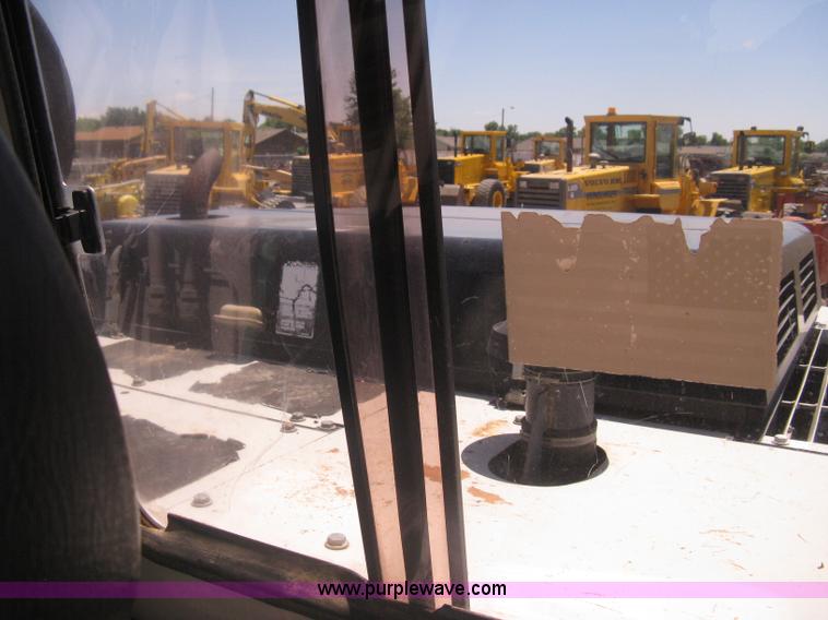 image for item A6410 2000 Link-Belt  3400 Quantum excavator