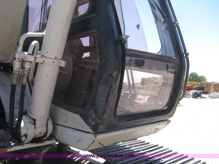 image for item A6411 2000 Link-Belt  3400 Quantum excavator