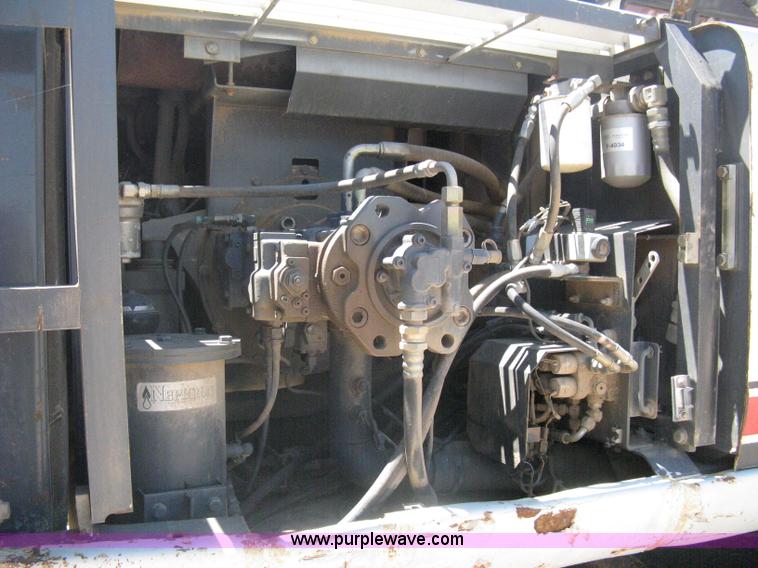 image for item A6411 2000 Link-Belt  3400 Quantum excavator